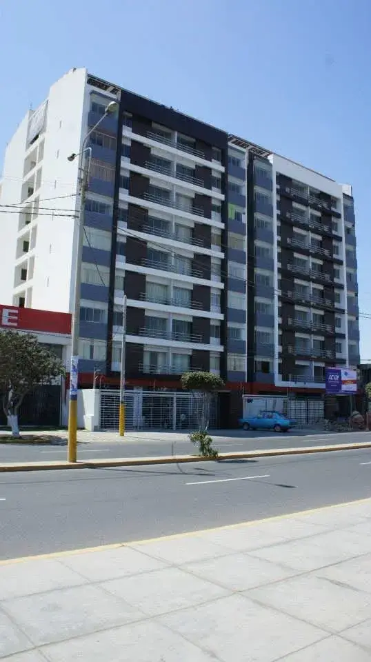 Fachada del edificio en la Av. Salaverry